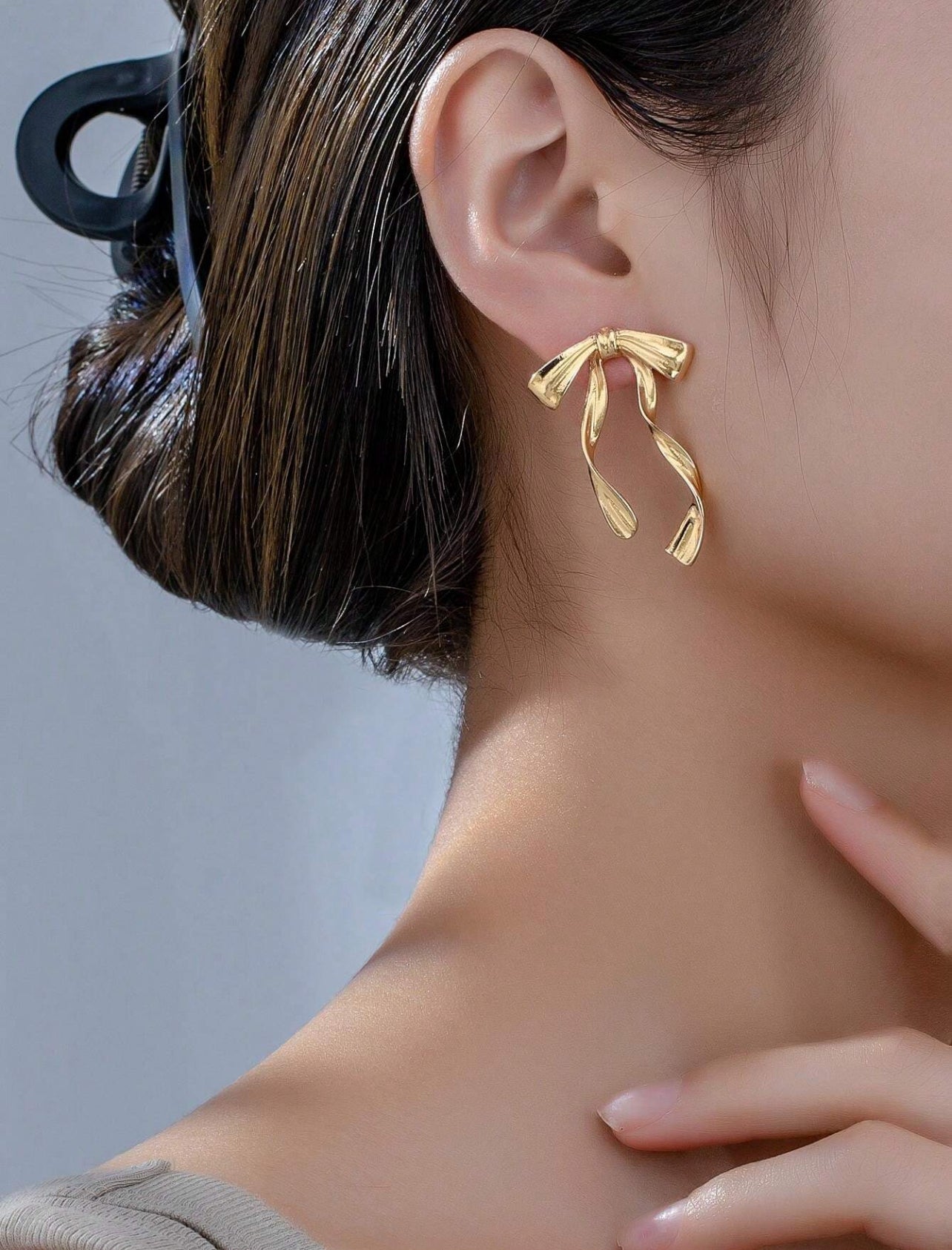 Bow-knot earrings