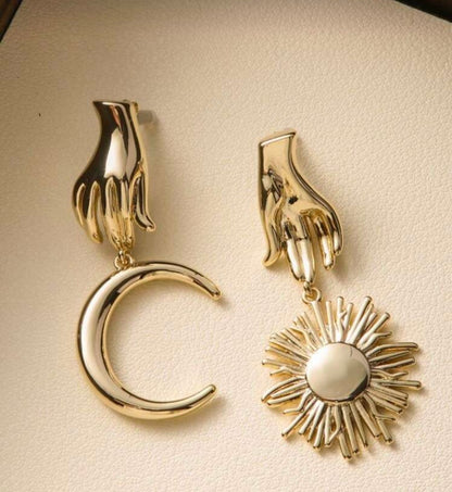 New Personalized Asymmetrical Sun Moon Earrings Women's Texture Metal Geometric Earrings Popular Explosive